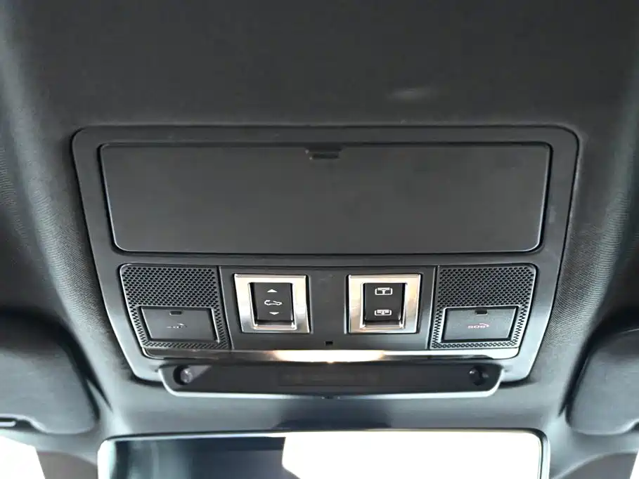 Land Rover Defender 2024 110 3.0T P400 X-DYNAMIC HSE купить на сайте DeffCars