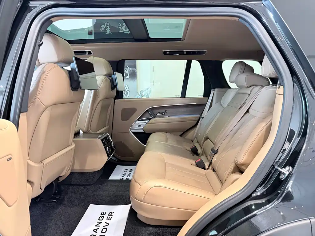 Range Rover 2024 3.0 L6 400PS Extended Edition купить на сайте DeffCars