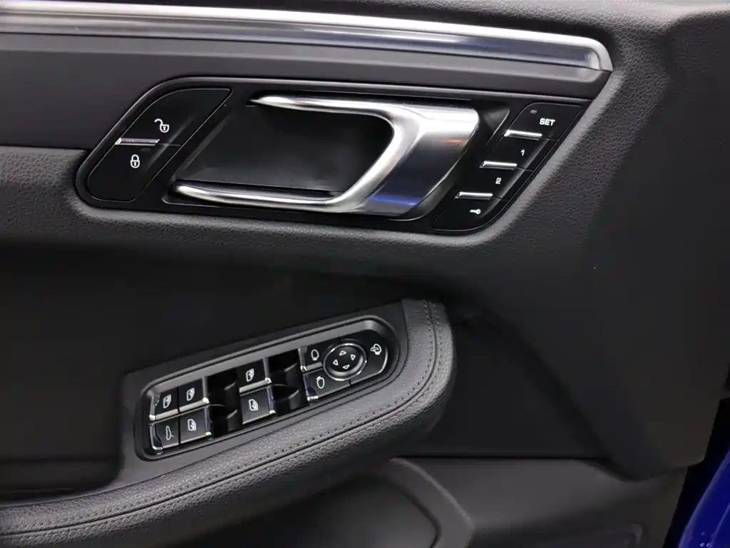 Macan 2017 Macan 2.0T купить на сайте DeffCars