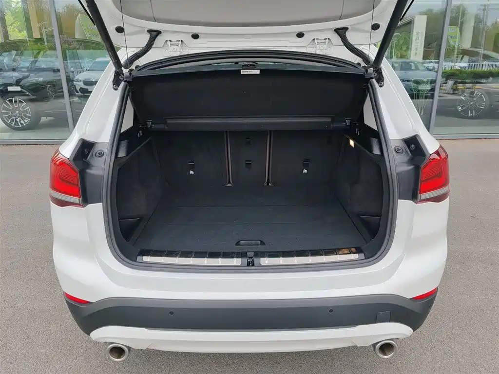 BMW X1 2022 sDrive25Li Leading Model купить на сайте DeffCars