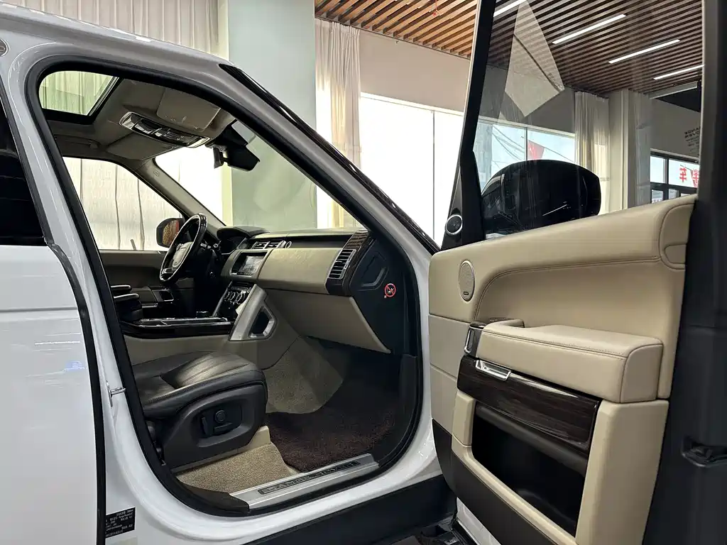Range Rover 2017 3.0 SC V6 Vogue Extended Edition купить на сайте DeffCars
