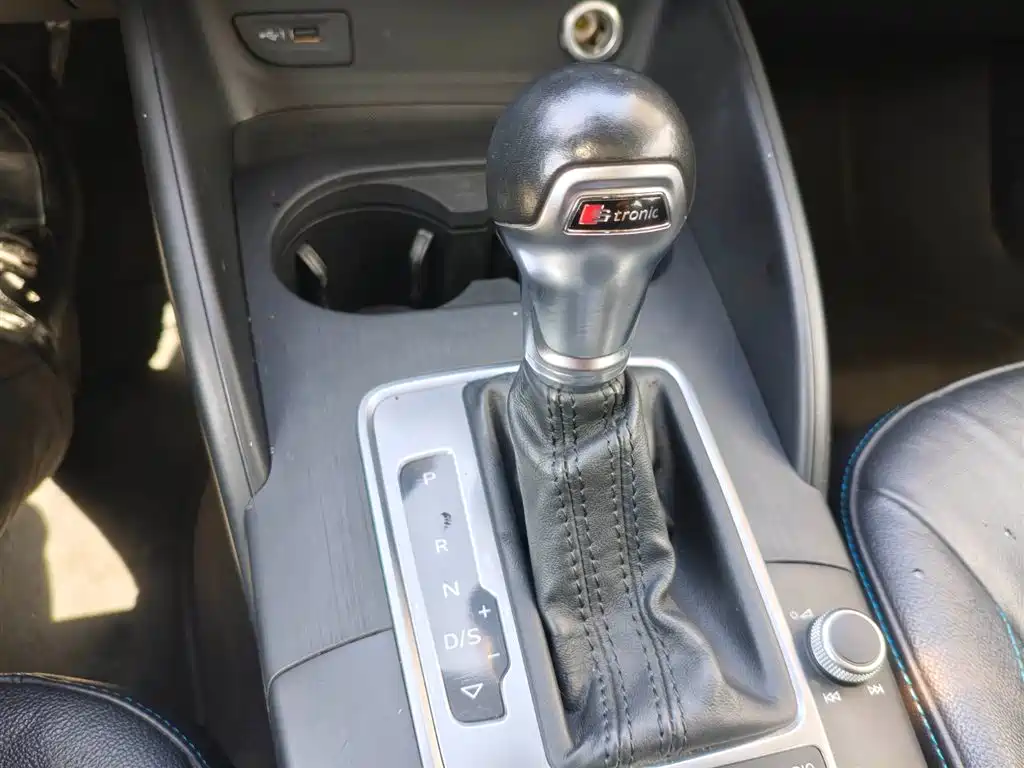 Audi A3 2017 Sportback 35 TFSI Fashion купить на сайте DeffCars