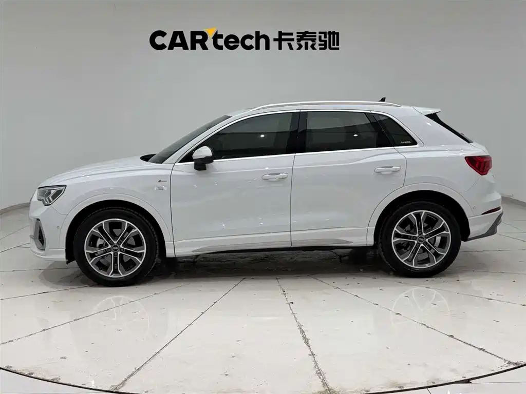 Audi Q3 2022 40 TFSI Fashionable and Dynamic купить на сайте DeffCars