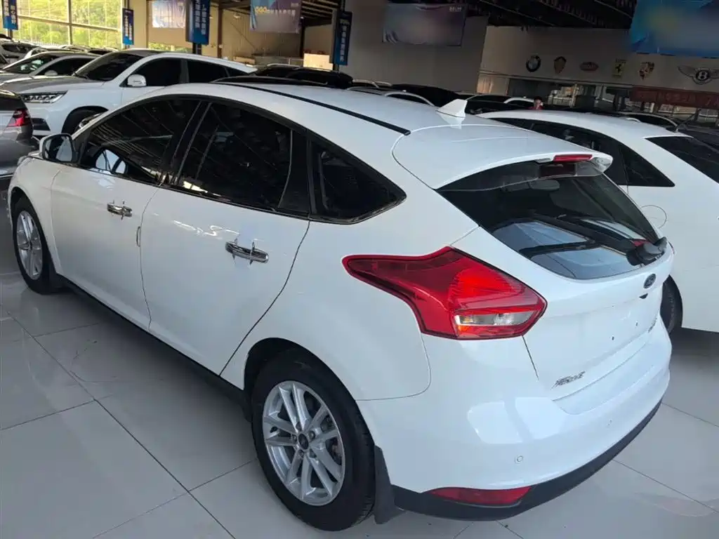 Focus 2018 hatchback classic 1.6L automatic stylish smart mobility version купить на сайте DeffCars