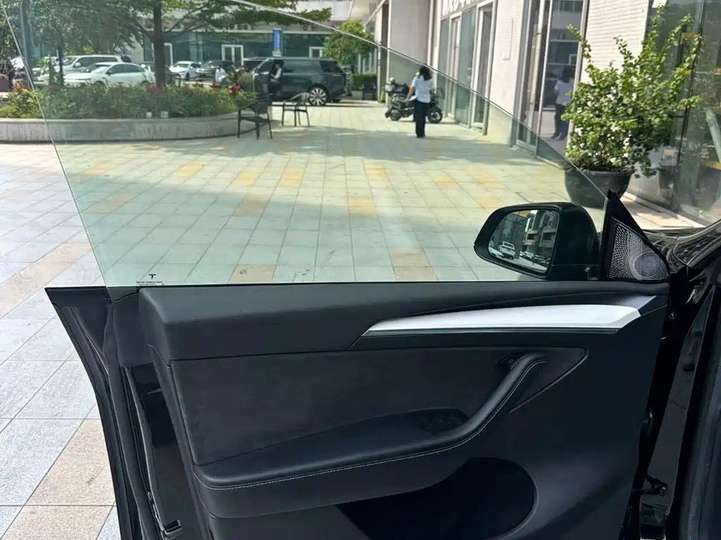 Model Y 2022 rear-wheel drive version купить на сайте DeffCars