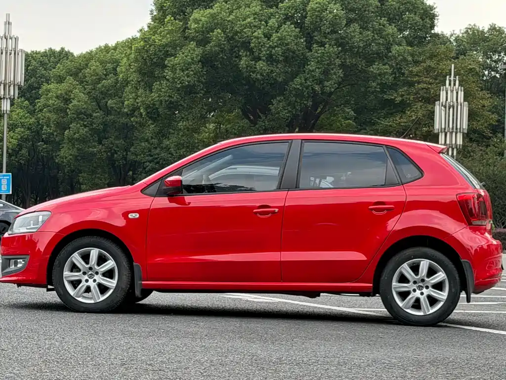 Polo 2013 1.4L automatic comfort version купить на сайте DeffCars