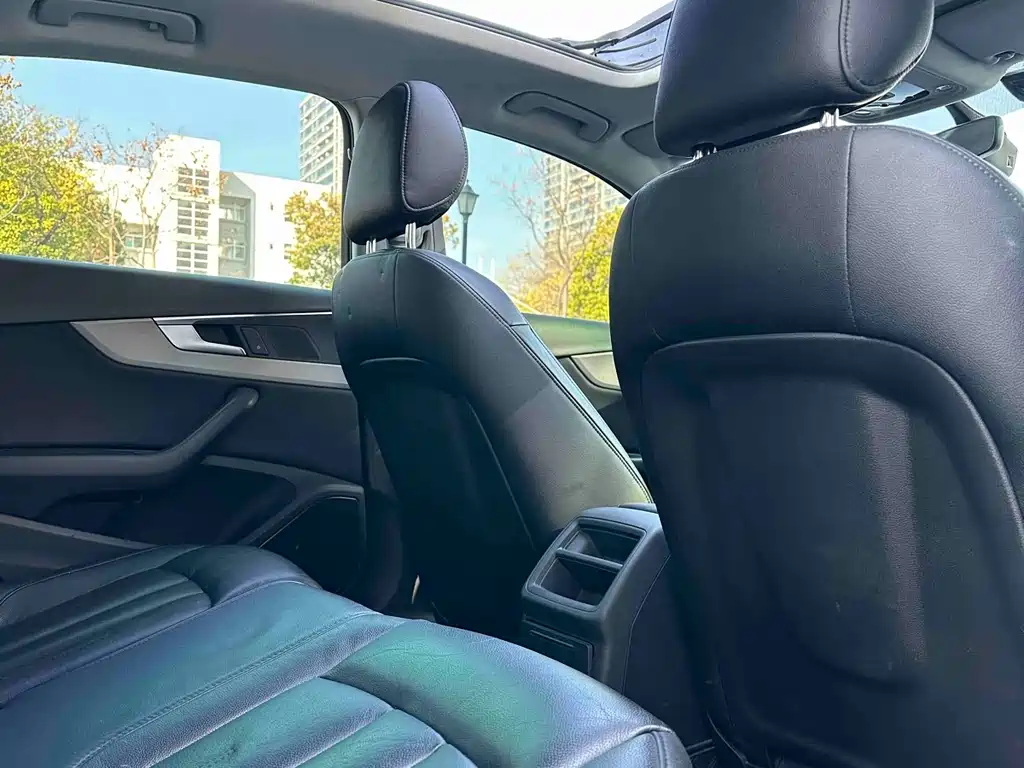 Audi A4L 2018 30th Anniversary Model 40 TFSI Enterprising купить на сайте DeffCars