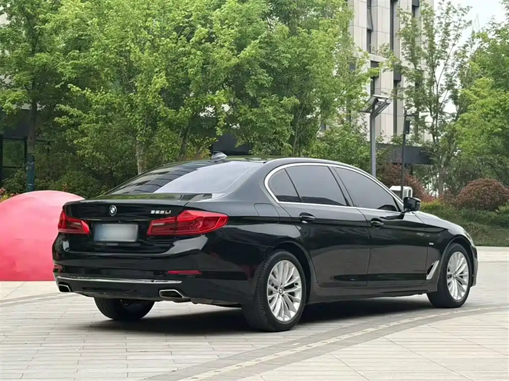 BMW 5 Series 2018 525Li Luxury Package купить на сайте DeffCars