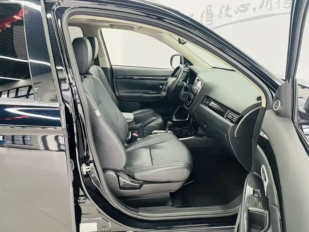 Outlander 2018 2.0L 2WD Jiale Edition 7 seats купить на сайте DeffCars