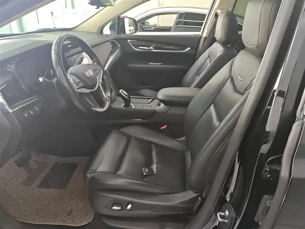 Cadillac XT5 2018 25T luxury model купить на сайте DeffCars