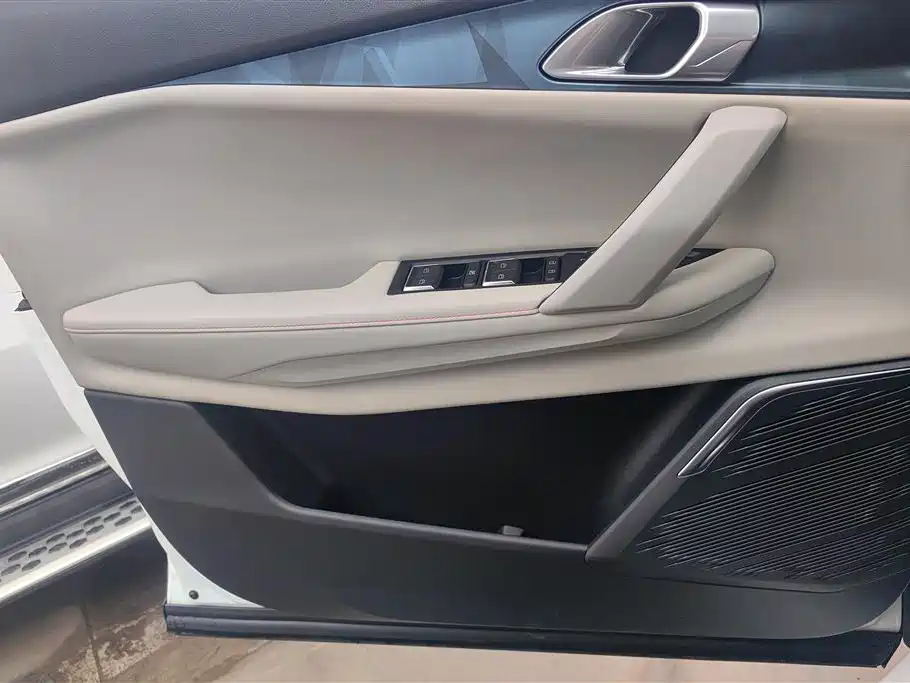 Lynk & Co 06 2020 1.5T Plus купить на сайте DeffCars