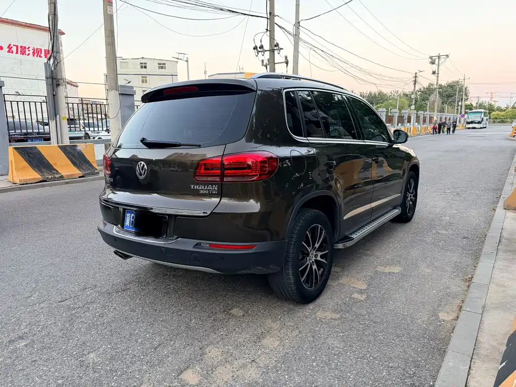 Tiguan 2015 1.8TSI automatic two-wheel drive luxury model купить на сайте DeffCars