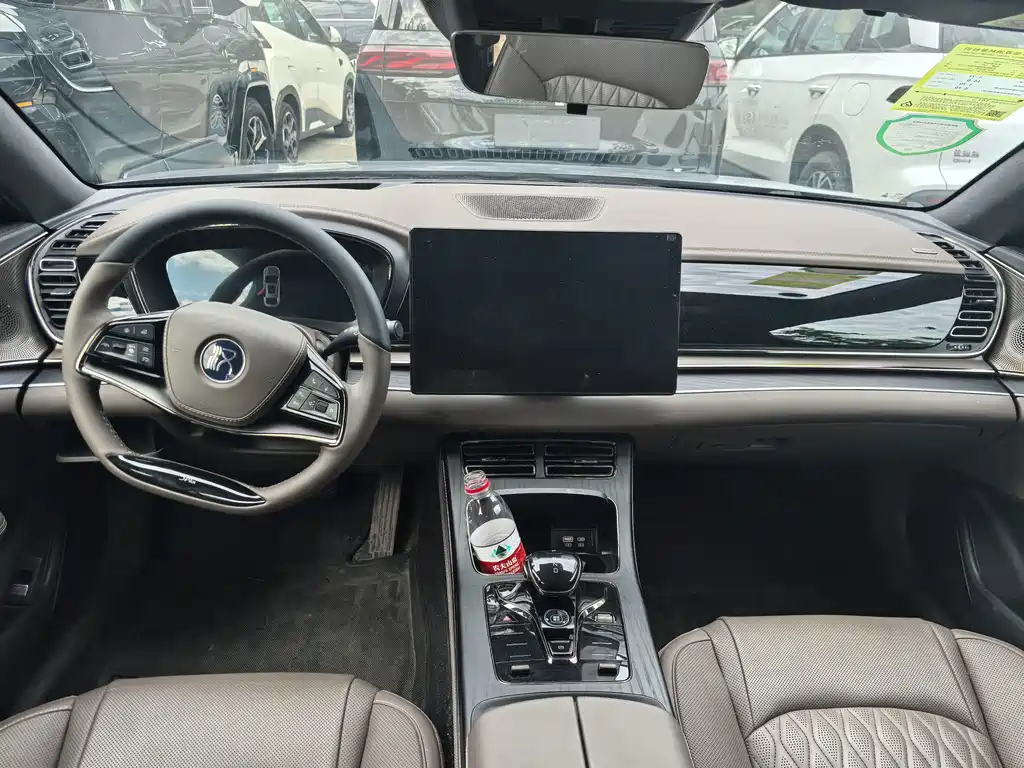 Han 2024 DM-i Honor Edition 121km Premium купить на сайте DeffCars