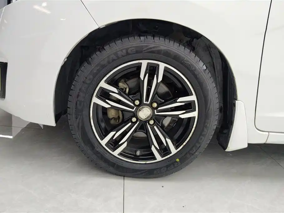 Fit 2016 1.5L LXS CVT Comfort Sunroof Edition купить на сайте DeffCars