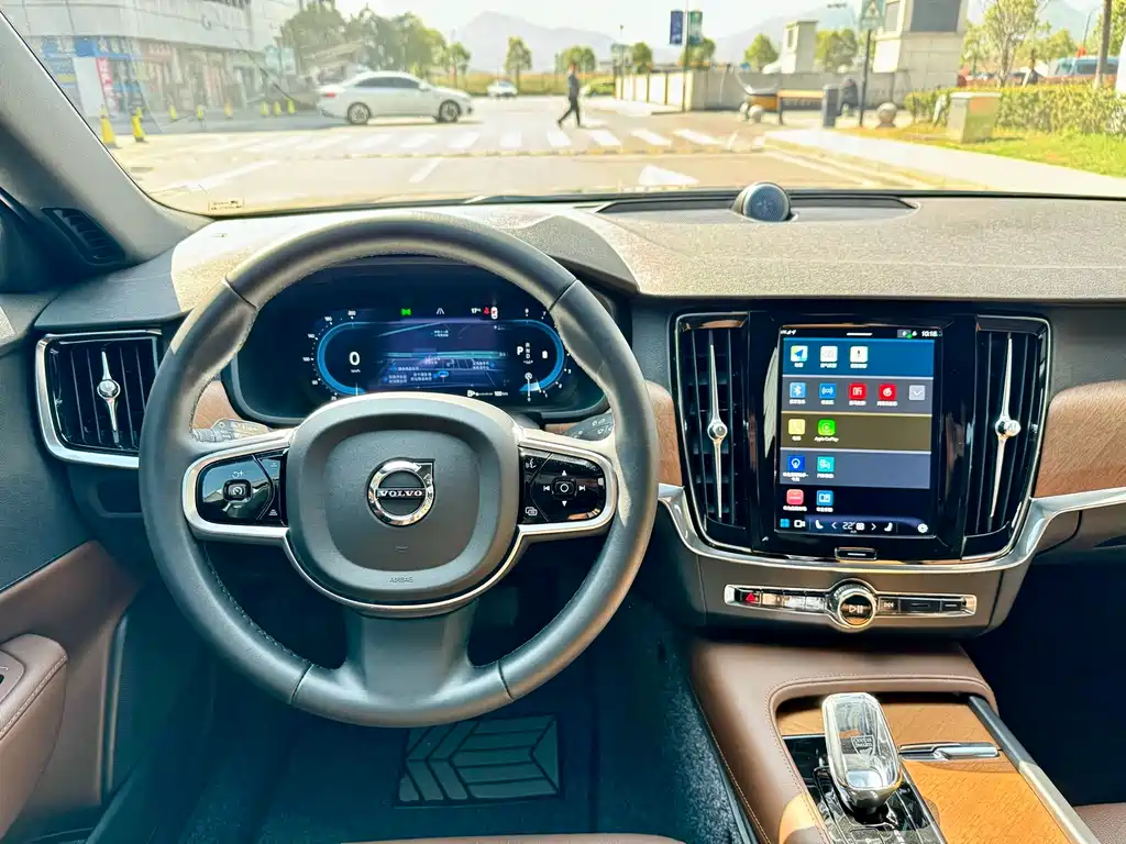 Volvo S90 2025 B5 Zhiyi Luxury Edition купить на сайте DeffCars