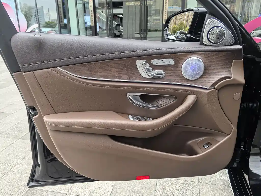 Mercedes-Benz E-Class 2023 E 300 L Luxury Model купить на сайте DeffCars