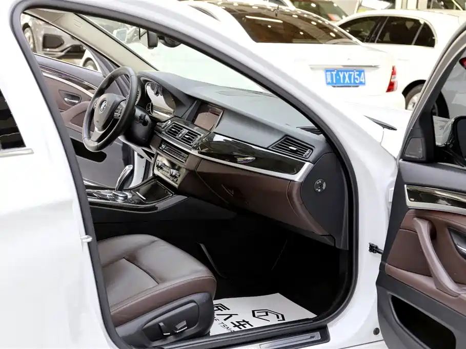 BMW 5 Series 2017 525Li Luxury Design Package купить на сайте DeffCars