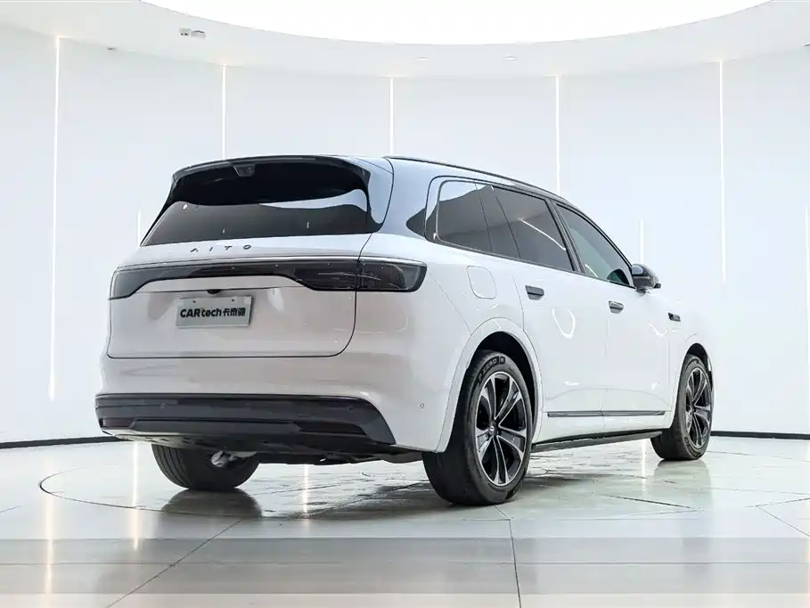 Wenjie M8 2025 extended range Max+ version 53.4kWh 6-seater version купить на сайте DeffCars