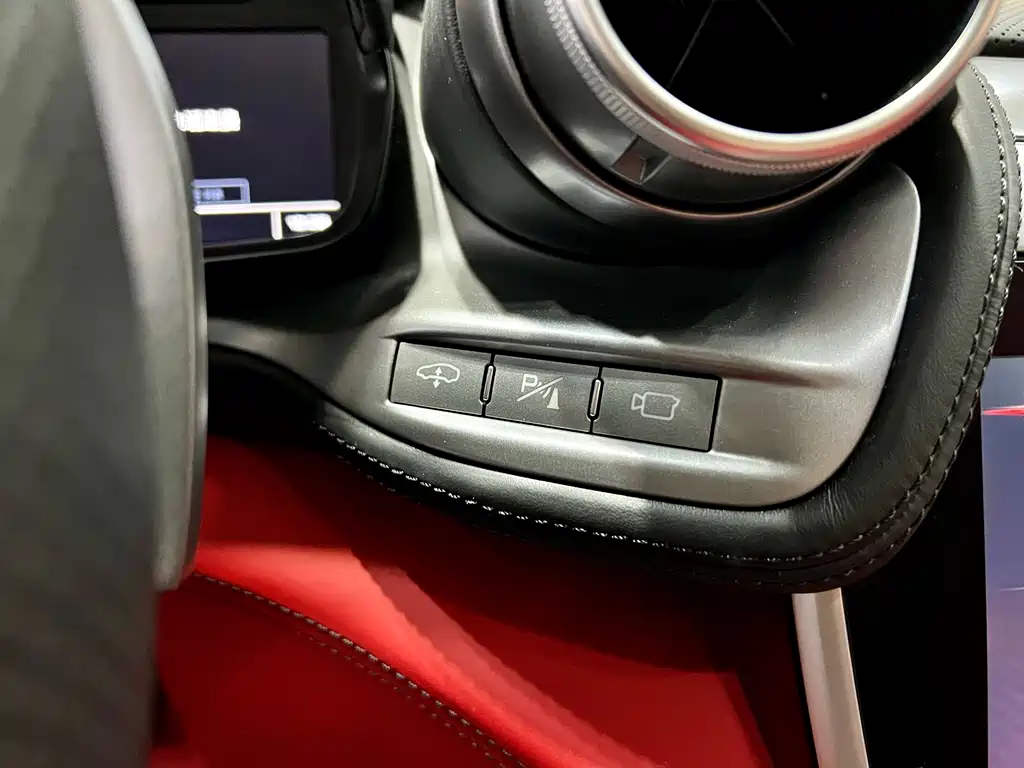 GTC4Lusso 2017 3.9T V8 купить на сайте DeffCars