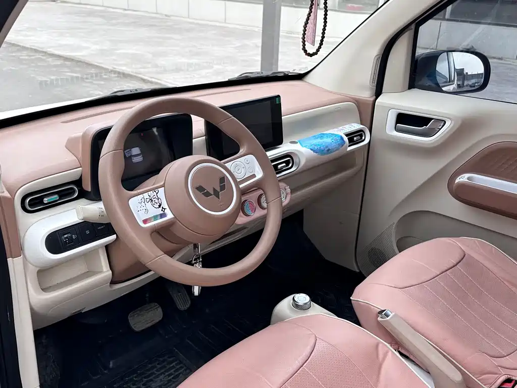 Hongguang MINIEV 2024 third generation 215km advanced version купить на сайте DeffCars
