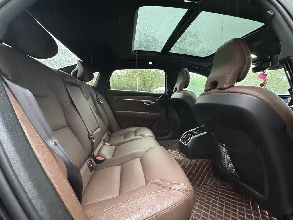 Volvo S90 2023 B5 Zhiyuan Luxury Edition купить на сайте DeffCars