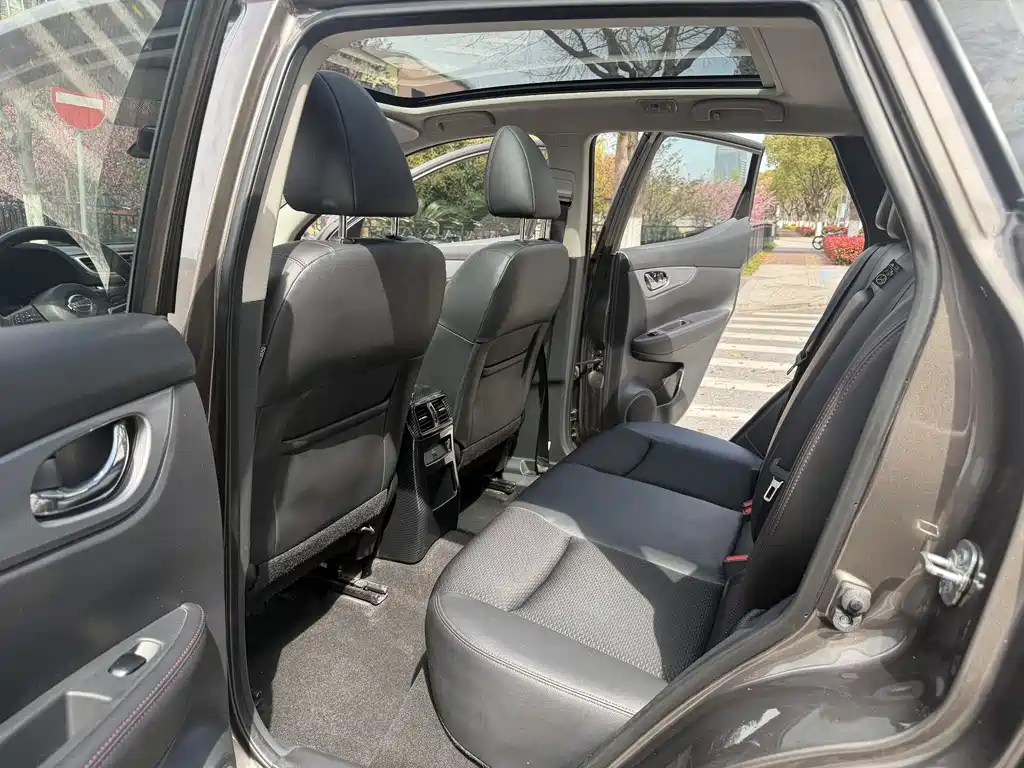 Qashqai 2019 2.0L CVT Deluxe Edition купить на сайте DeffCars