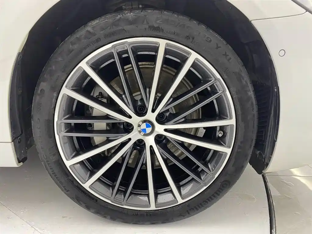 BMW 5 Series 2021 530Li Leading M Sports Package купить на сайте DeffCars