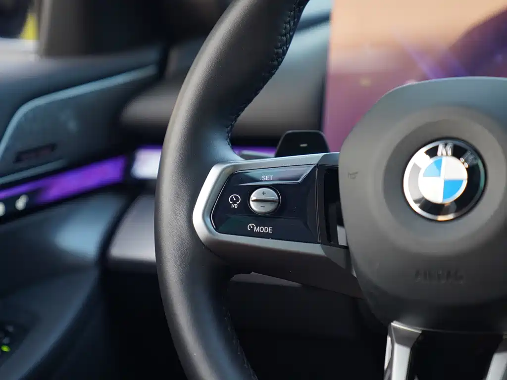 BMW 5 Series 2024 530Li Leading M Sports Package купить на сайте DeffCars