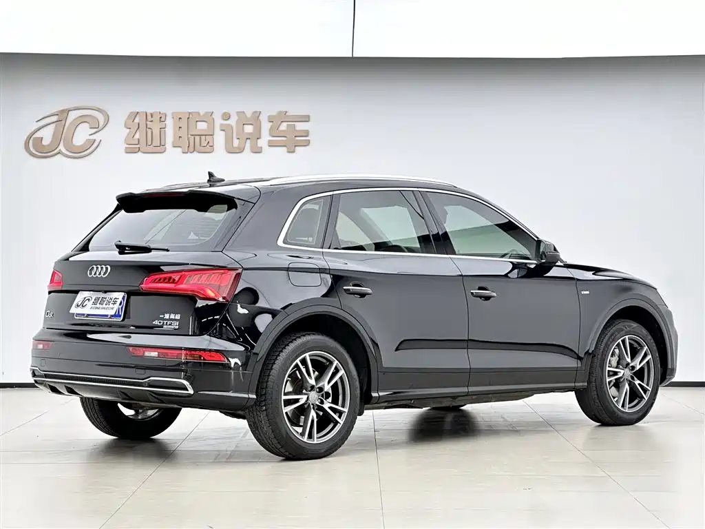 Audi Q5L 2018 40 TFSI enjoys fashionable style, National V купить на сайте DeffCars