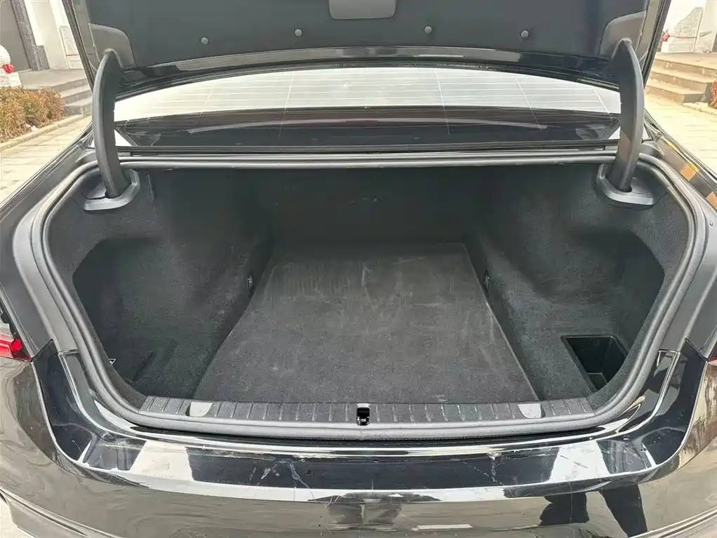 BMW 7 Series 2021 740Li xDrive Executive M Sports Package купить на сайте DeffCars