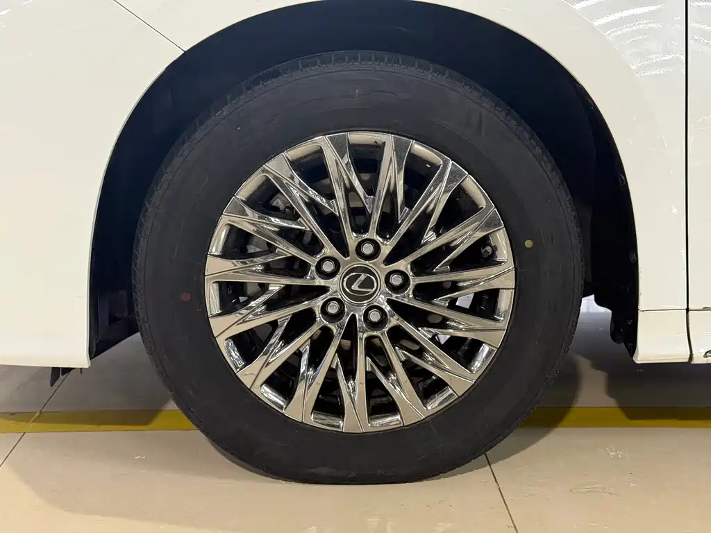 Lexus LM 2020 300h seven-seater elegant version купить на сайте DeffCars