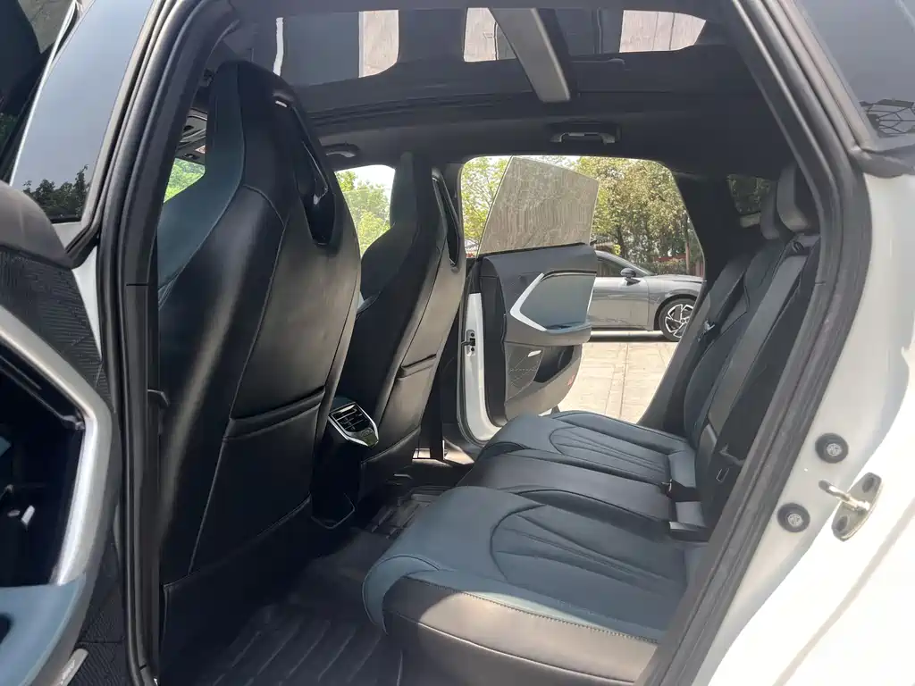MG7 2025 2.0T 405 AT luxury version купить на сайте DeffCars