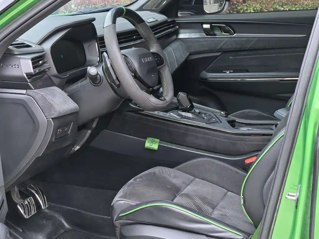 Lynk & Co 05 2022 05+ 2.0TD Automatic Performance Package купить на сайте DeffCars