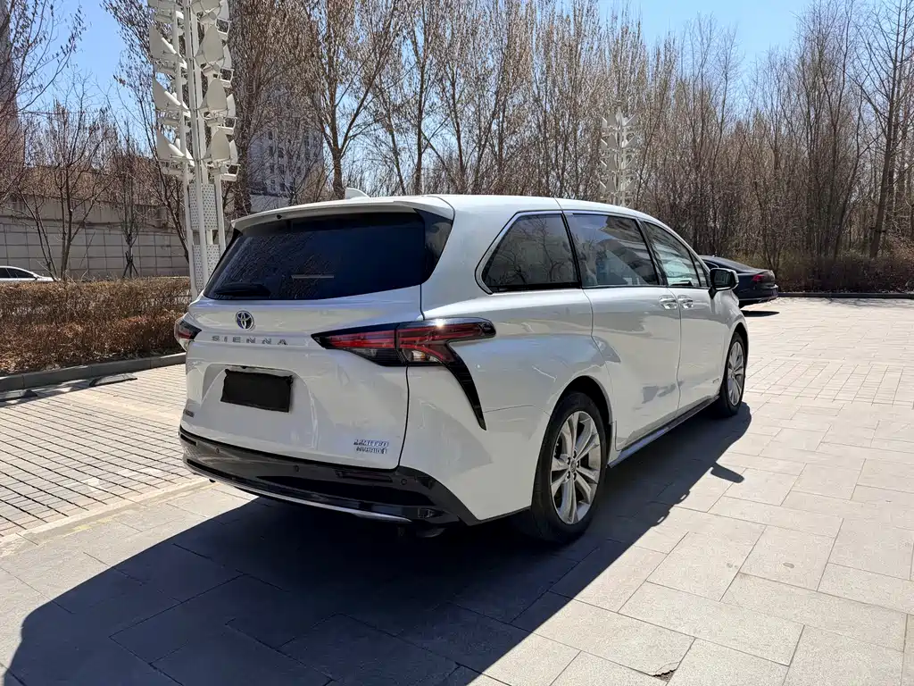 SIENNA 2024 2.5L Hybrid Premium Edition купить на сайте DeffCars