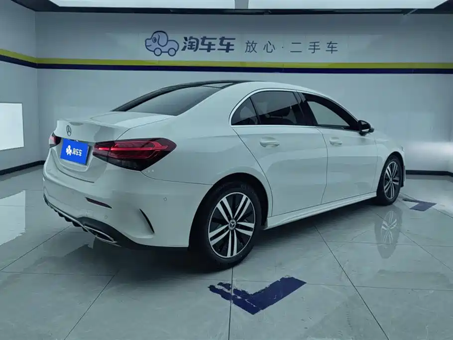 Mercedes-Benz A-Class 2019 facelift A 180 L sports sedan купить на сайте DeffCars