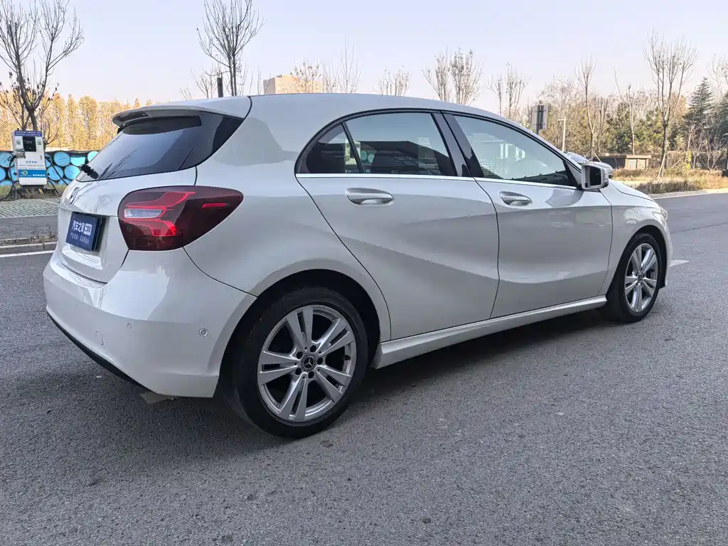 Mercedes-Benz A-Class (imported) 2016 A 200 Dynamic купить на сайте DeffCars