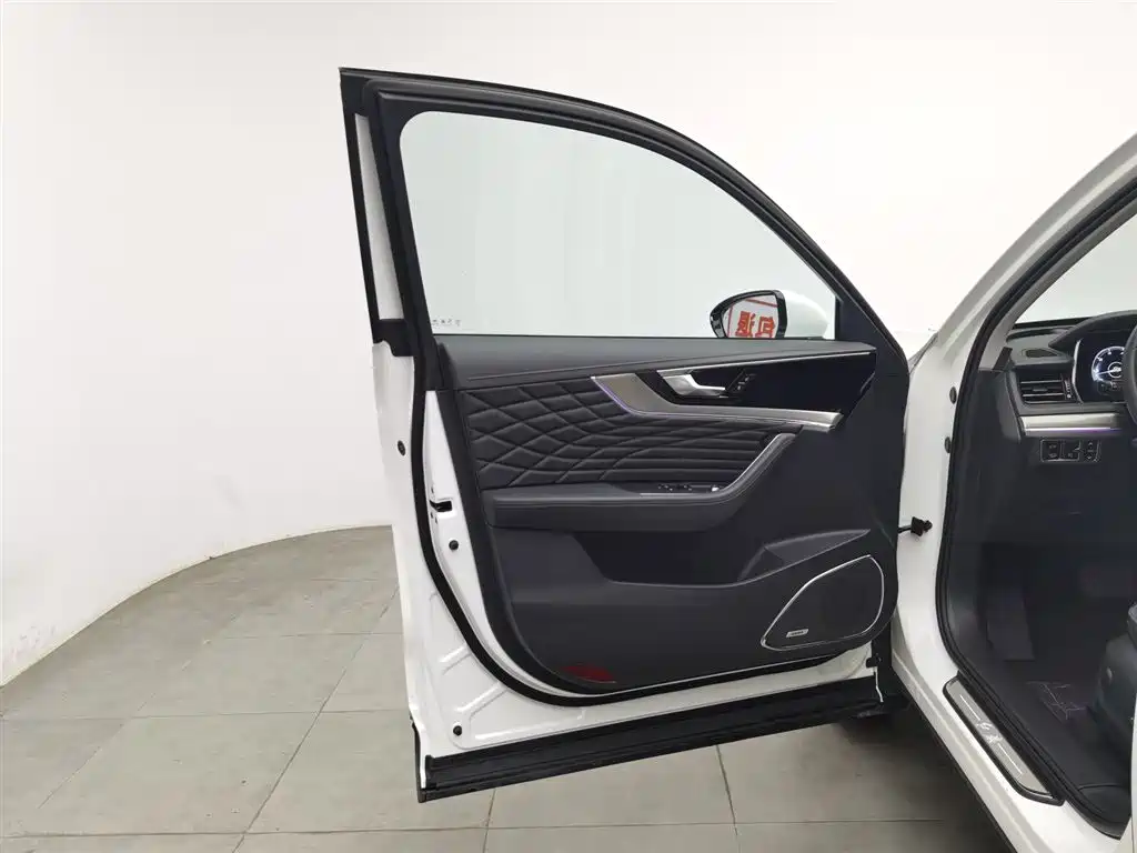 Hongqi HS5 2022 facelift 2.0T Zhilian Flagship Edition купить на сайте DeffCars