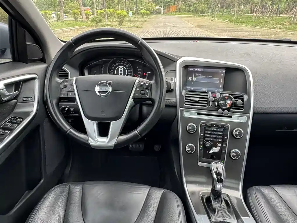 Volvo XC60 imported 2014 T5 Zhiya version купить на сайте DeffCars