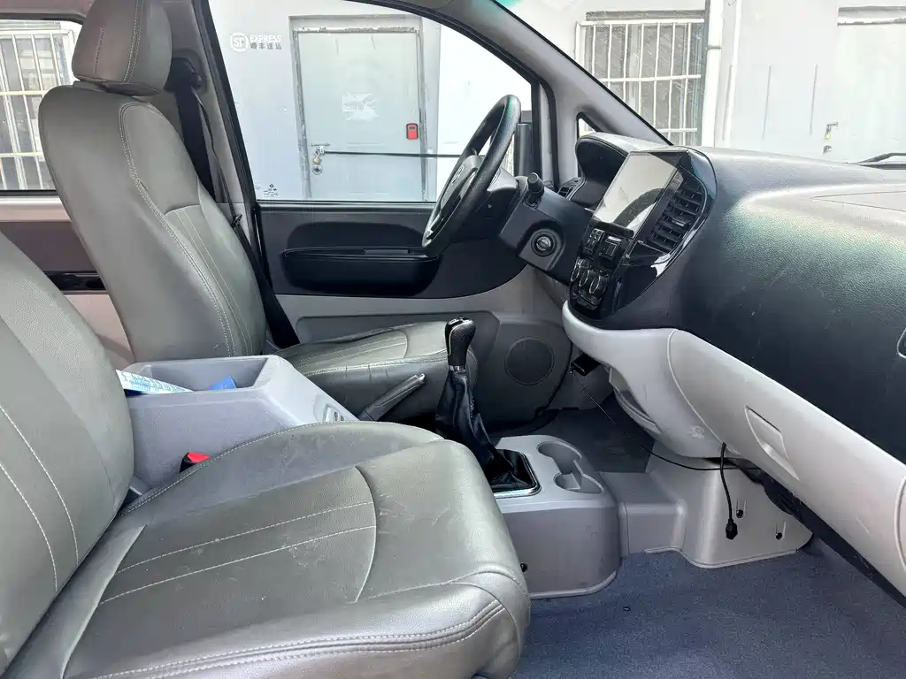 Lingzhi 2018 M3L 1.6L 7-seat comfort model купить на сайте DeffCars