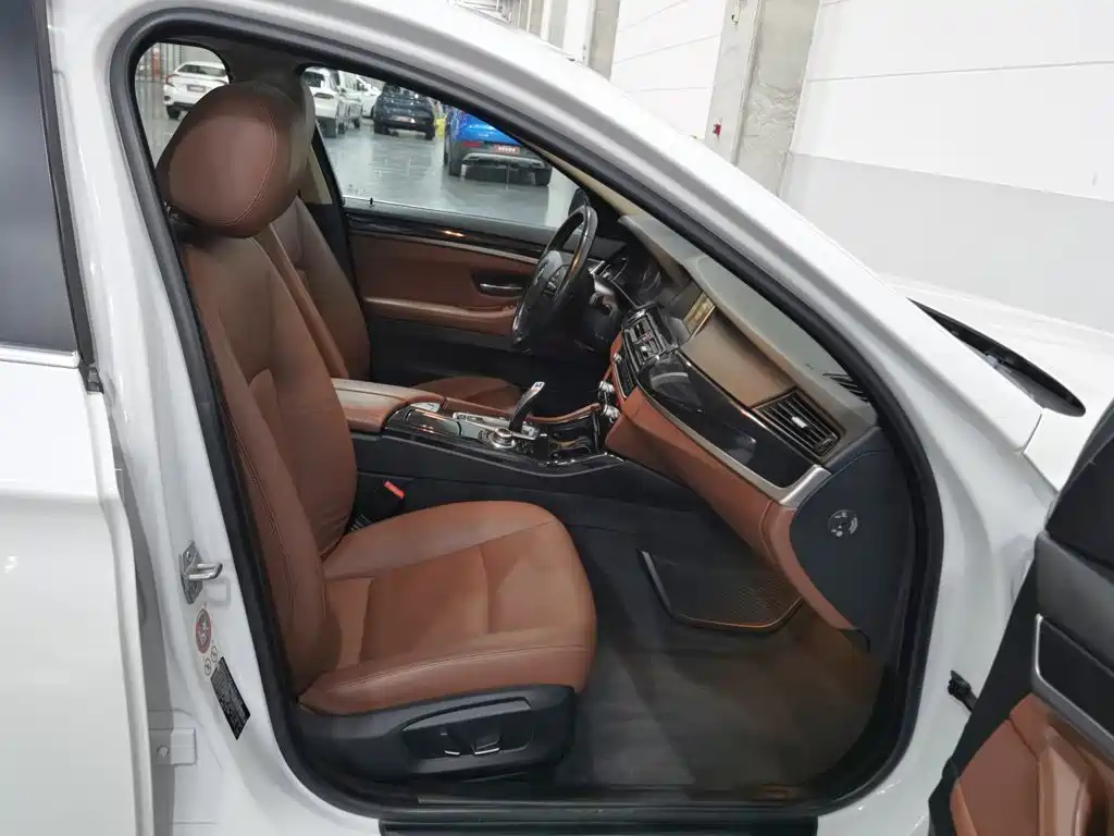 BMW 5 Series Imported 2014 520i Elegant купить на сайте DeffCars
