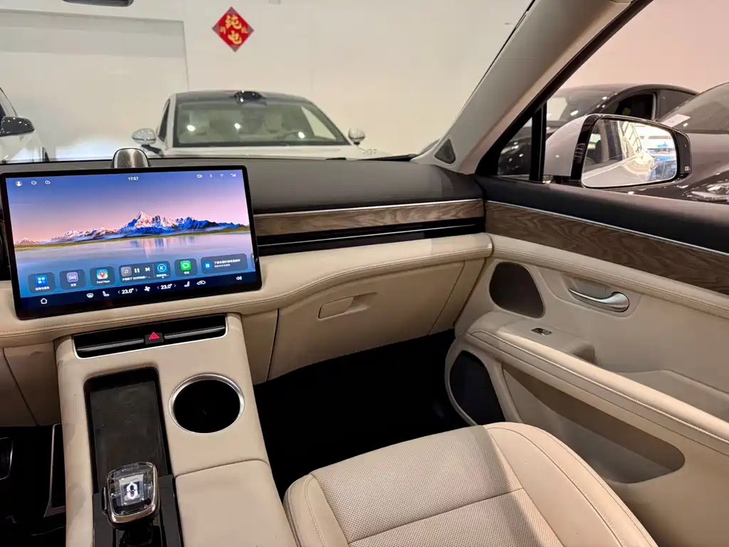 Wenjie M5 2022 extended range four-wheel drive performance version купить на сайте DeffCars