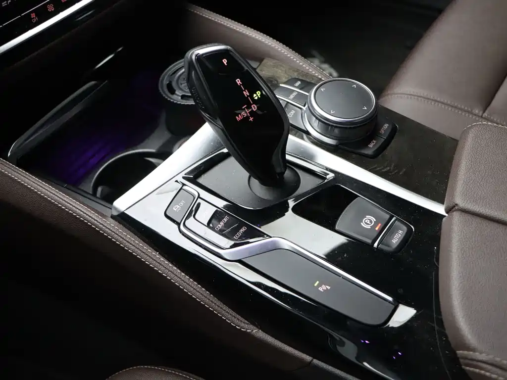 BMW 5 Series 2019 525Li M Sports Package купить на сайте DeffCars