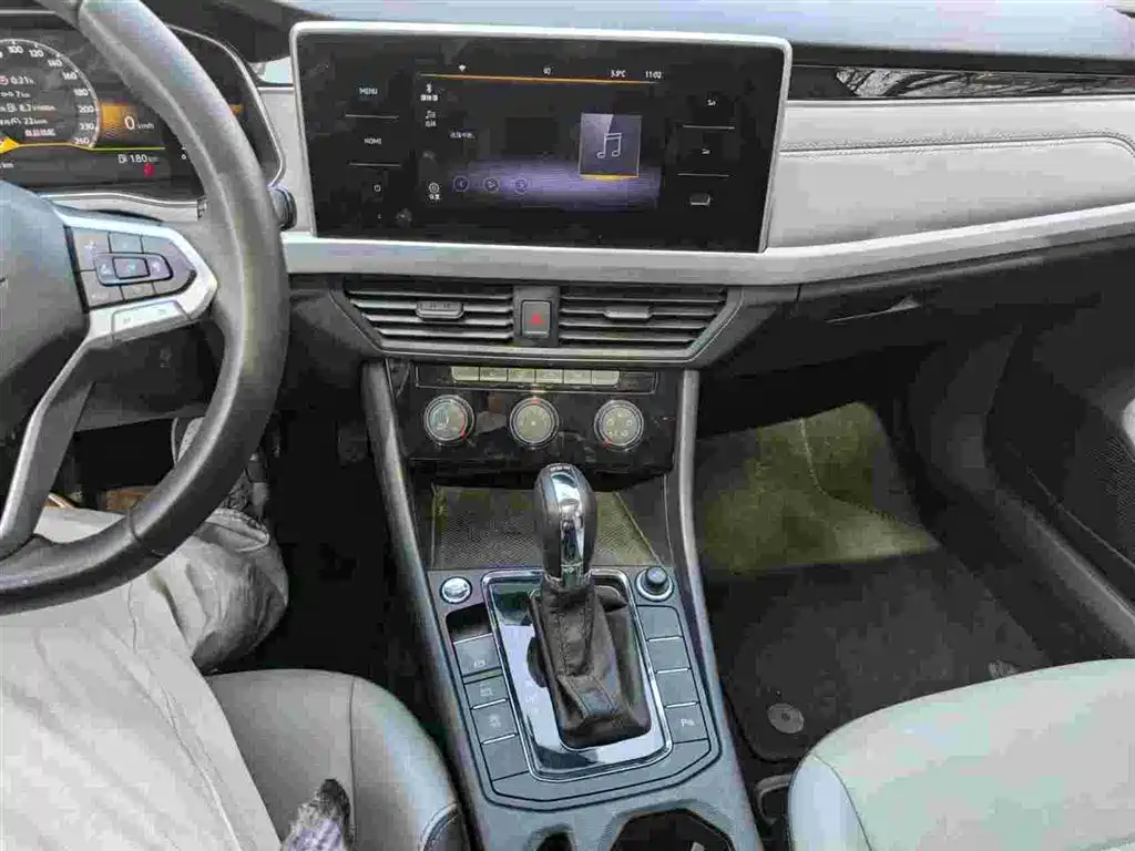 Bora 2023 200TSI DSG Smart Travel Edition купить на сайте DeffCars