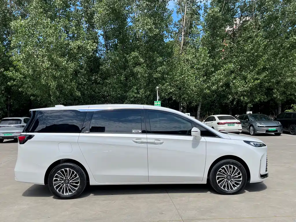 Buick GL8 New Energy 2025 Lushang Smart Edition купить на сайте DeffCars