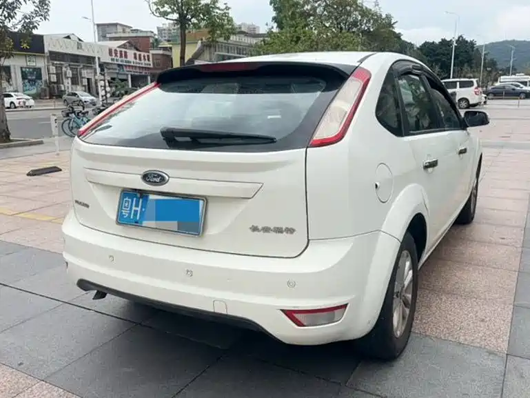 Focus 2013 hatchback classic 1.8L automatic basic model купить на сайте DeffCars