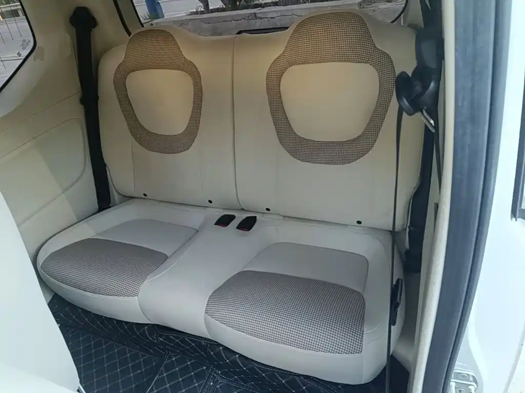 Hongguang MINIEV 2024 third generation 215km advanced version купить на сайте DeffCars