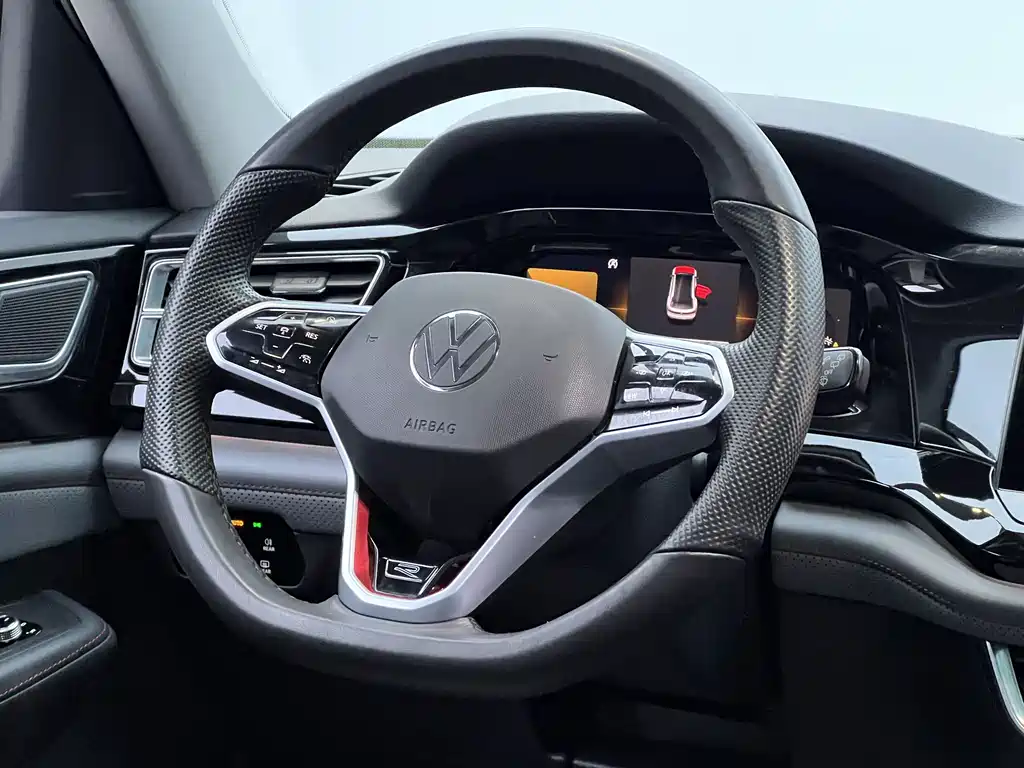 Touron 2023 Touron X facelift 380TSI four-wheel drive luxury version купить на сайте DeffCars