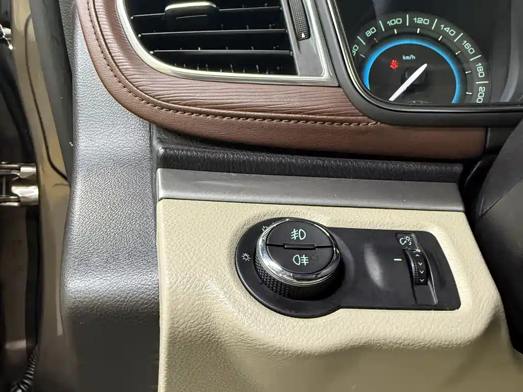 Buick GL8 2014 3.0L XT luxury business flagship version купить на сайте DeffCars