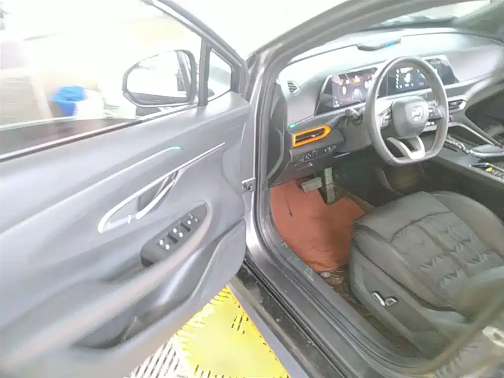 Changan UNI-T 2022 1.5T exclusive model купить на сайте DeffCars