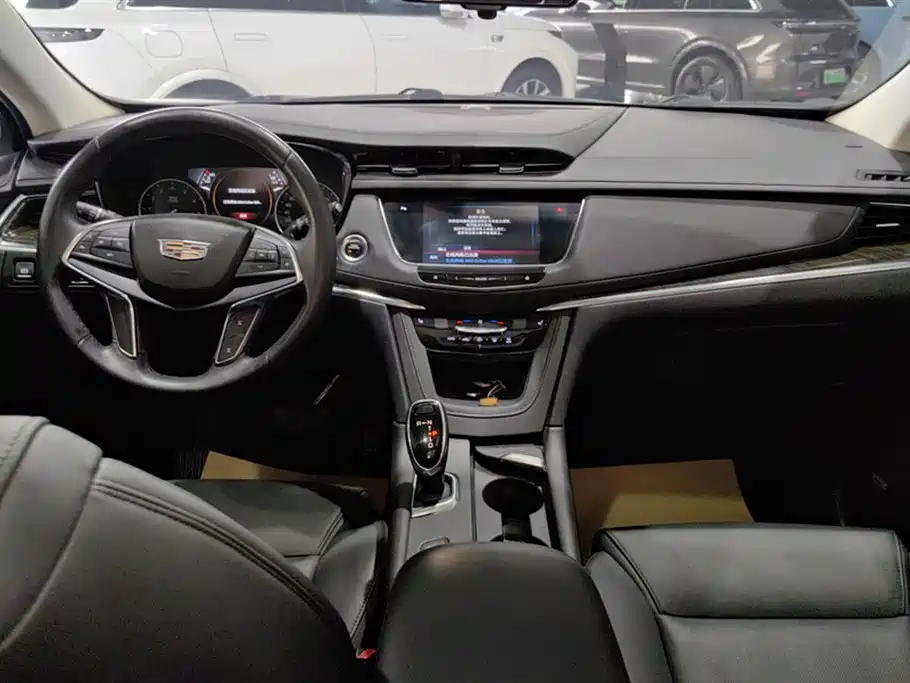 Cadillac XT5 2018 25T luxury model купить на сайте DeffCars